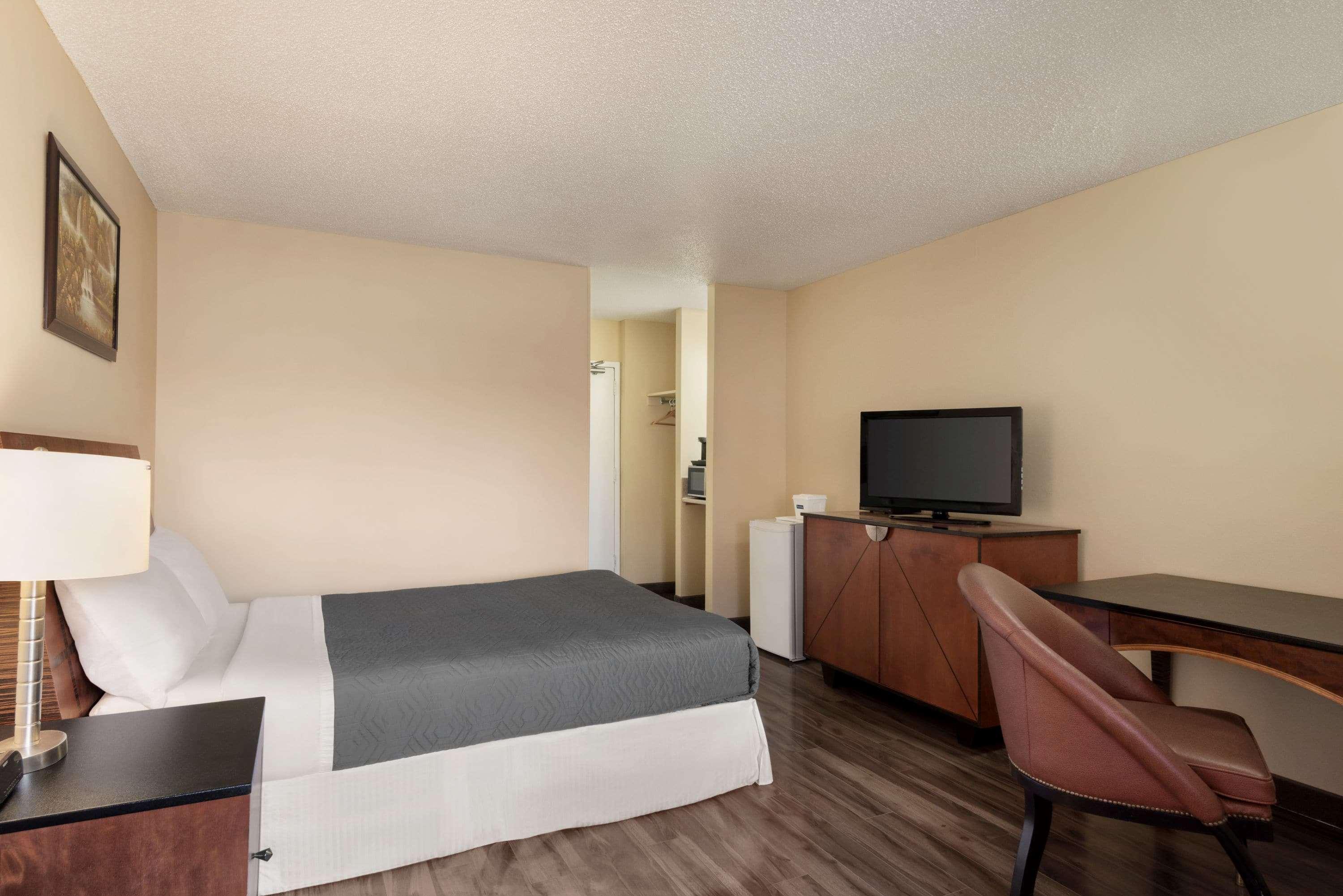 Travelodge By Wyndham Swift Current Dış mekan fotoğraf