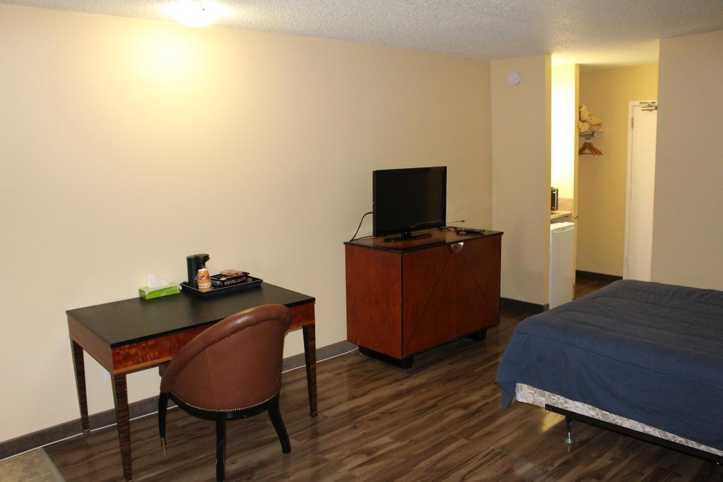 Travelodge By Wyndham Swift Current Dış mekan fotoğraf