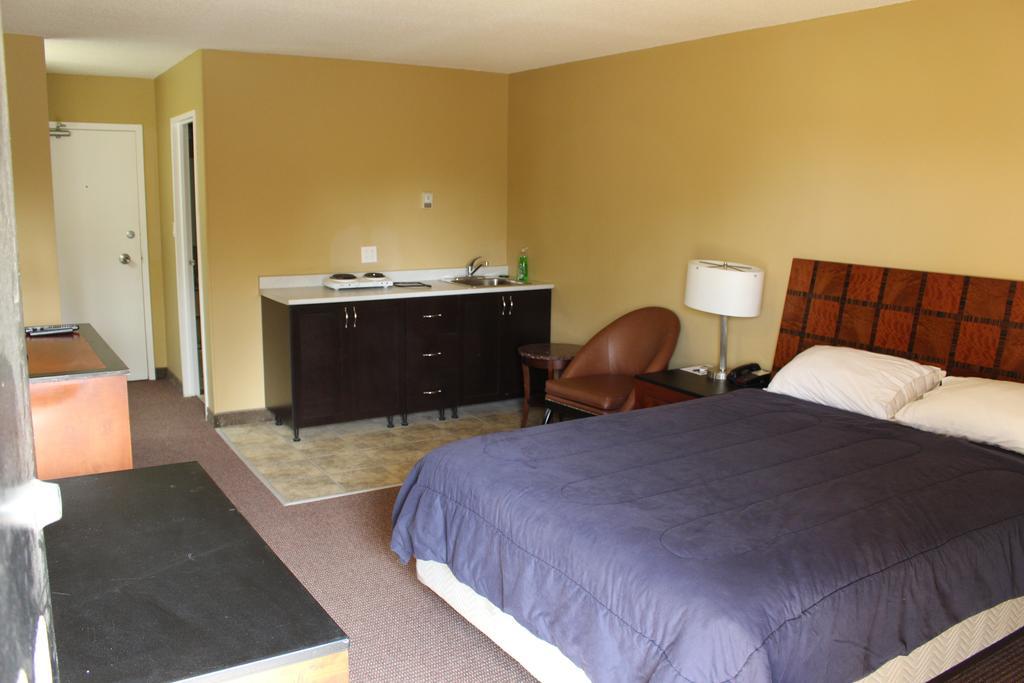 Travelodge By Wyndham Swift Current Dış mekan fotoğraf