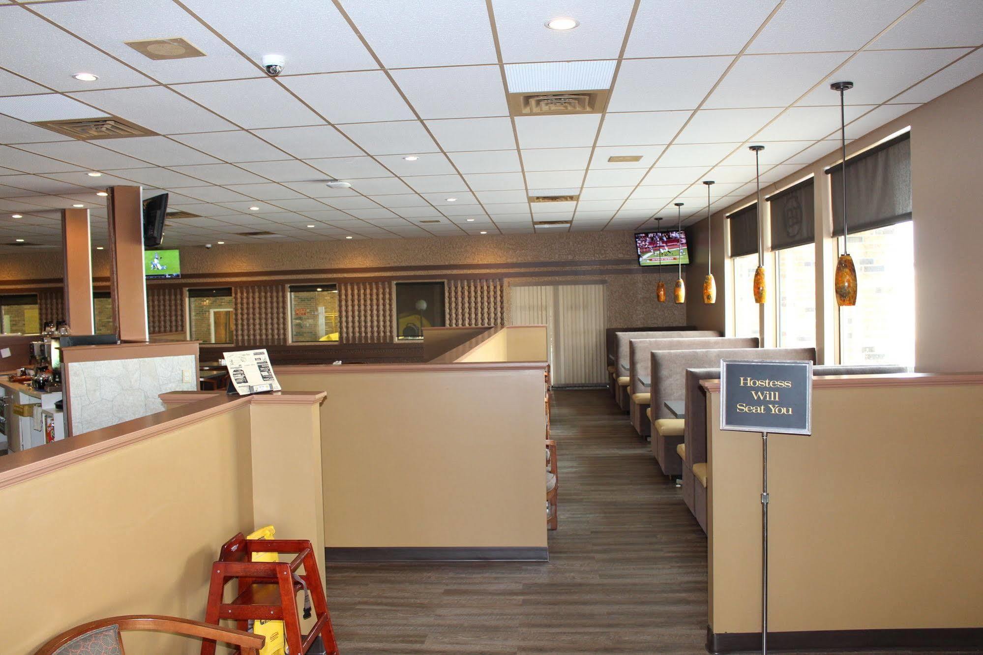 Travelodge By Wyndham Swift Current Dış mekan fotoğraf